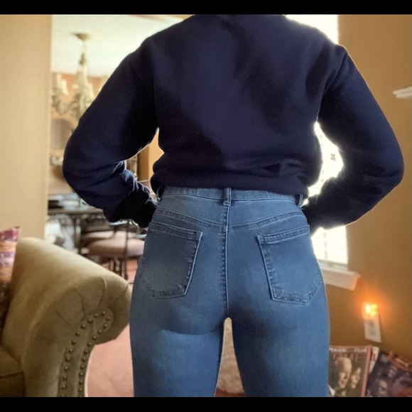 D. Jeans - Picture 3 of 5